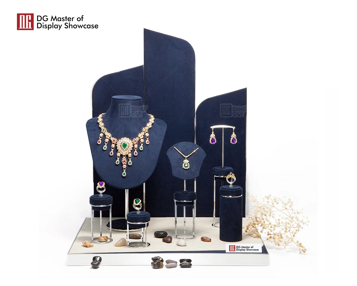 DG Showcase Luxuriosa anulorum ostentatio ferculum inaures ostentationis basis pendentis ornamentis pro taberna gemmarum Novum Stylum 1