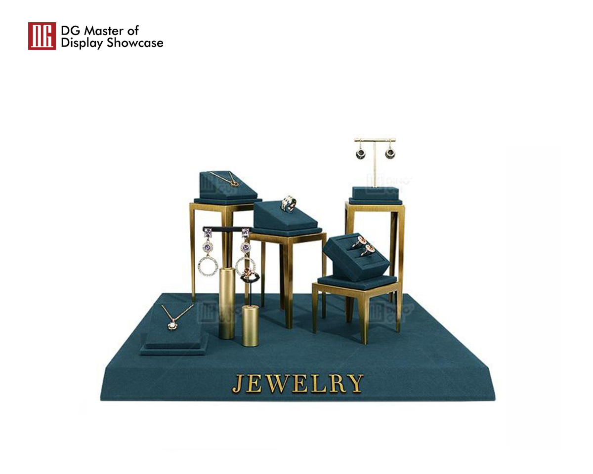 high end custom jewelry tray design solution | DG Display Showcase 8