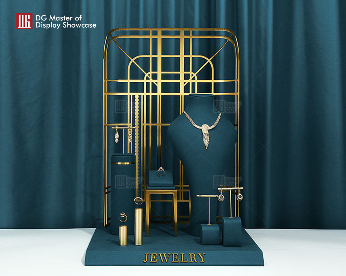 high end custom jewelry tray design solution | DG Display Showcase 9