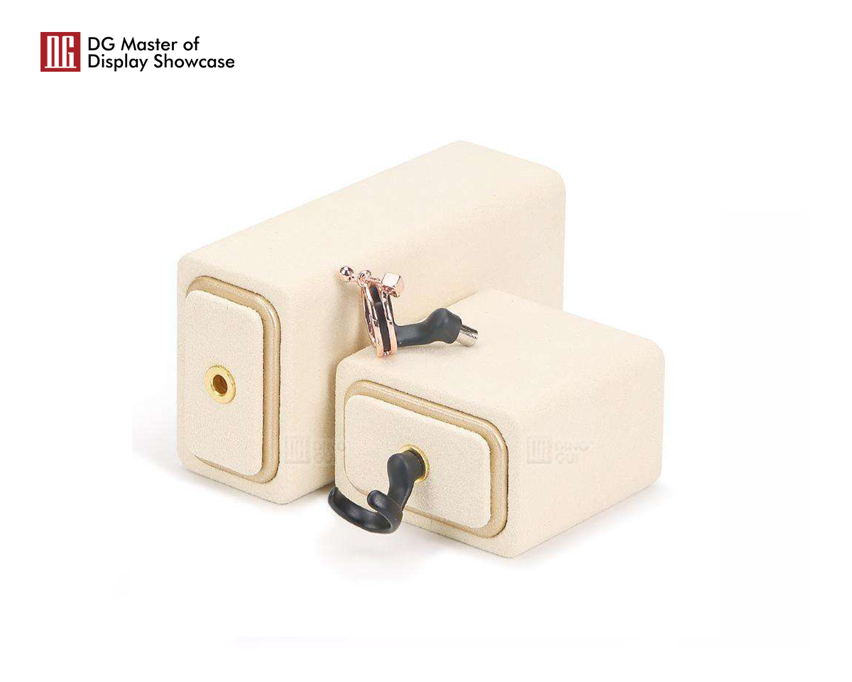 Stojan na šperky DG Showcase béžový, rekvizity pre vitrínu obchodu 10