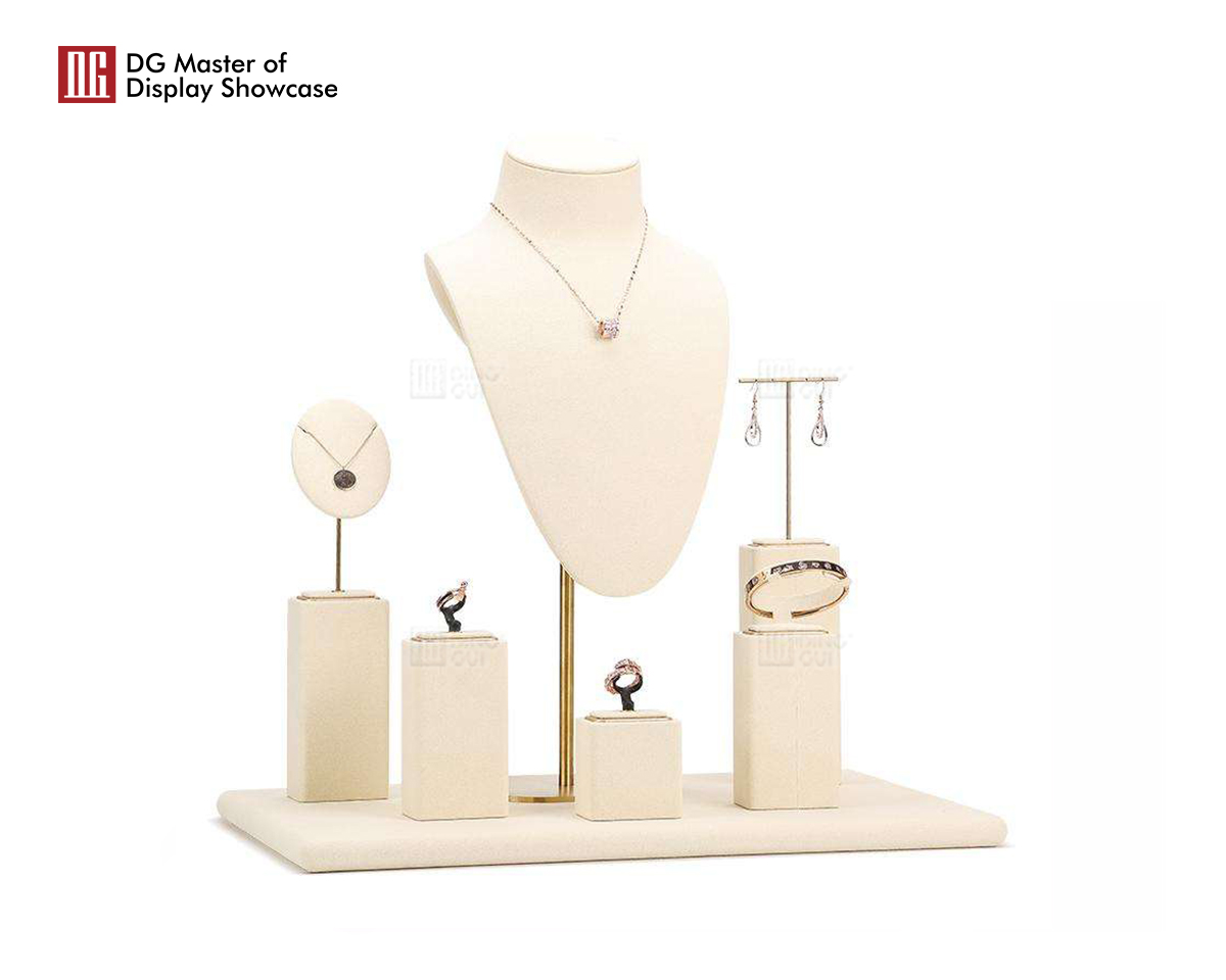 Stojan na šperky DG Showcase béžový, rekvizity pre vitrínu obchodu 7