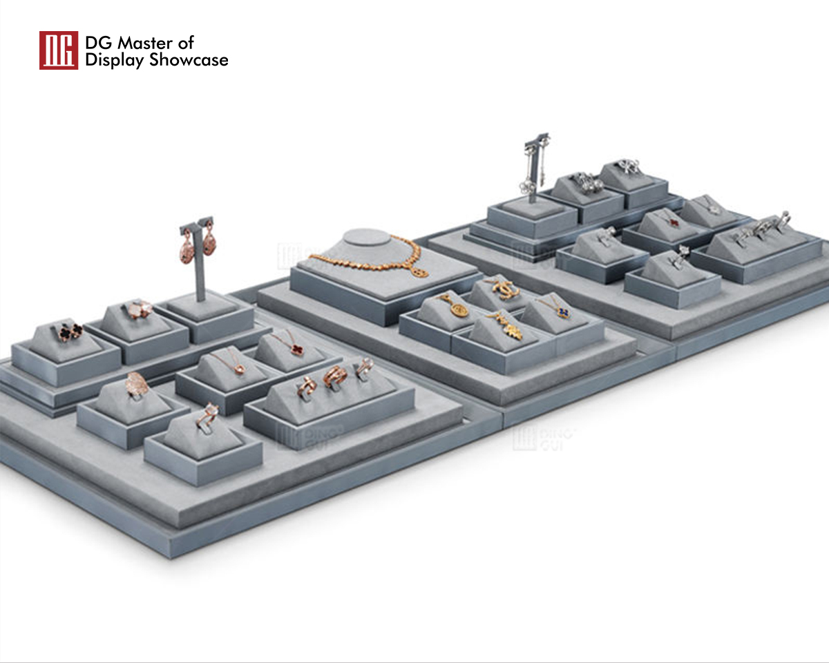 DG Showcase Πολυτελή OEM ODM Κοσμήματα Display Σετ Μόνιμα Βραχιόλια Κολιέ Δαχτυλίδι Props 6