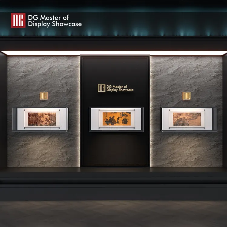 DG Ultra-White Glass Museum Showcase
 5