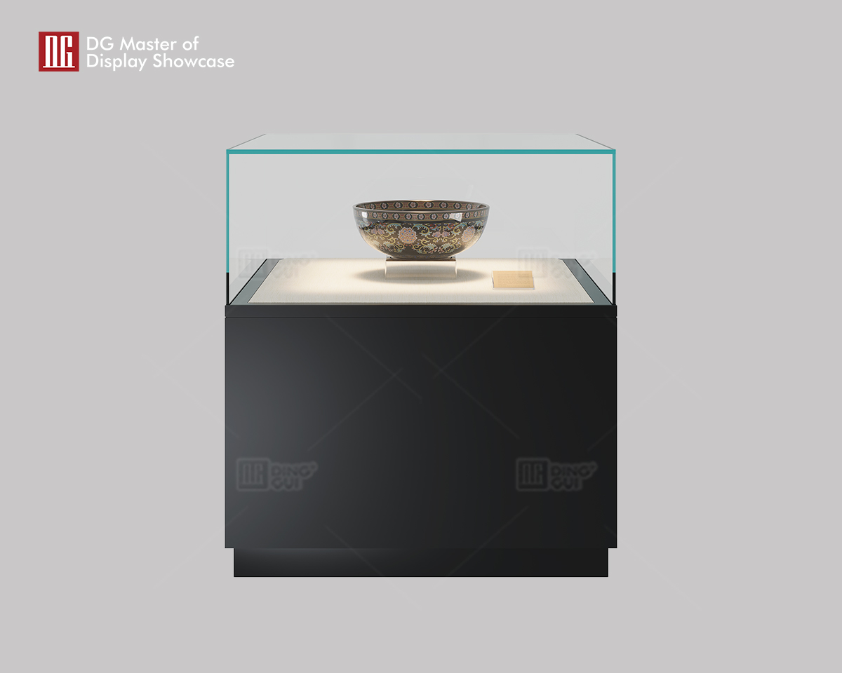 DG's new square island display cabinet for museums 6