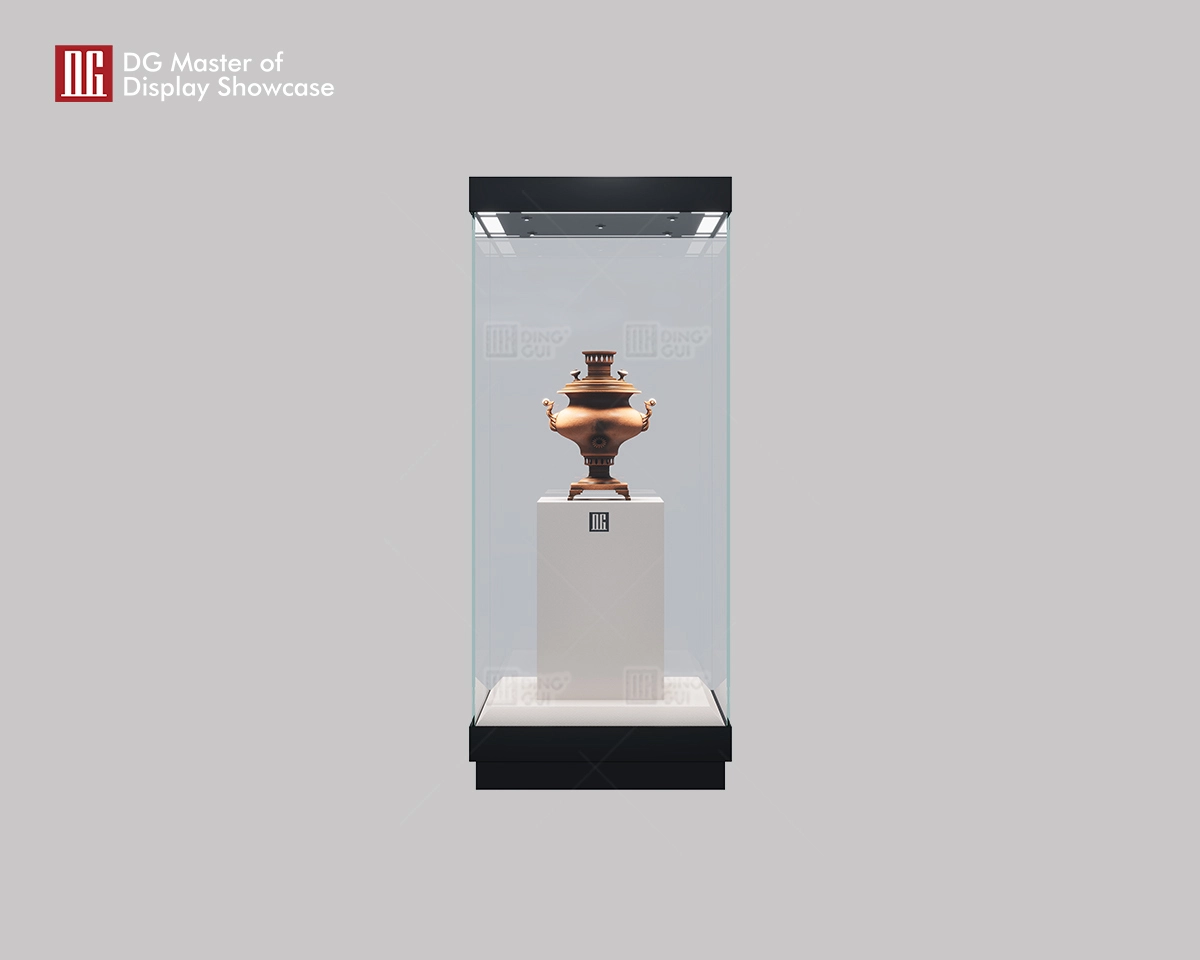 DG's new all-round display museum standing cabinet 1