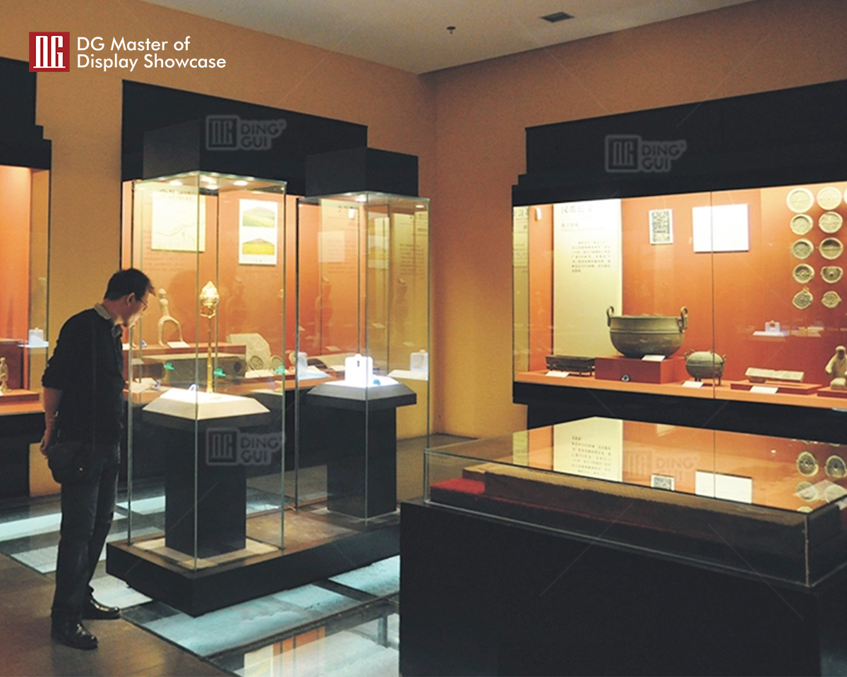 DG Showcase museum antigong salamin display showcase free standing cabinet vintage na disenyo 10