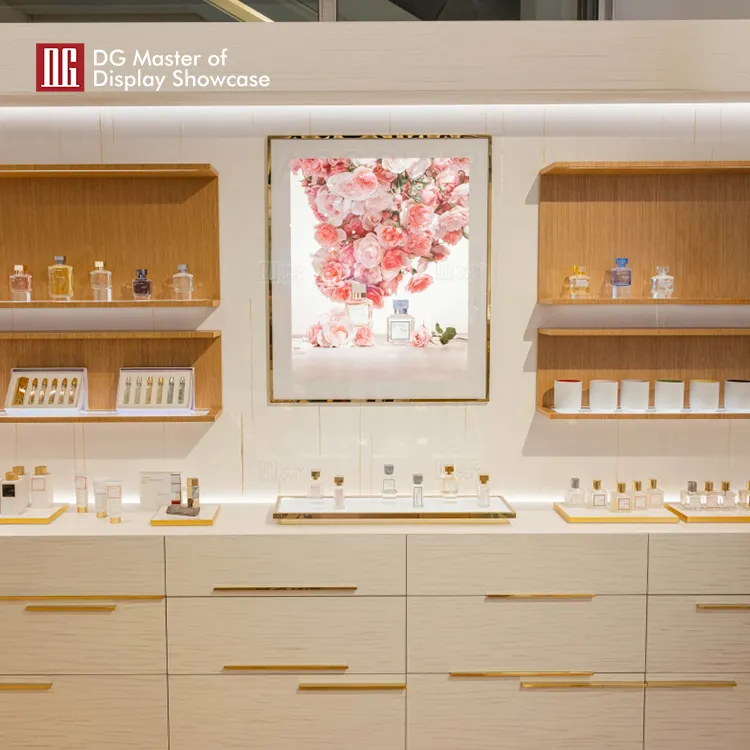 DG Display Showcase | personalized perfume storage case design solution 2