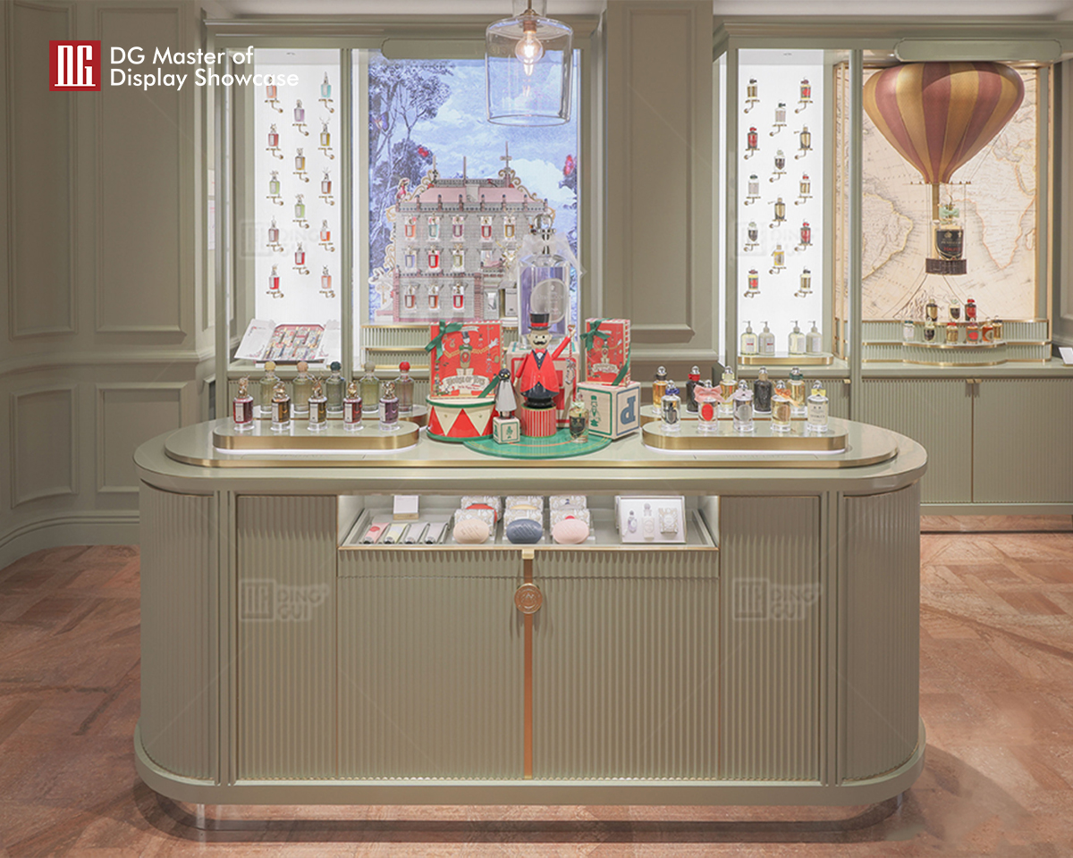 DG Showcase Parfumebutik Display Showcase Moderne Design Til Salg 7
