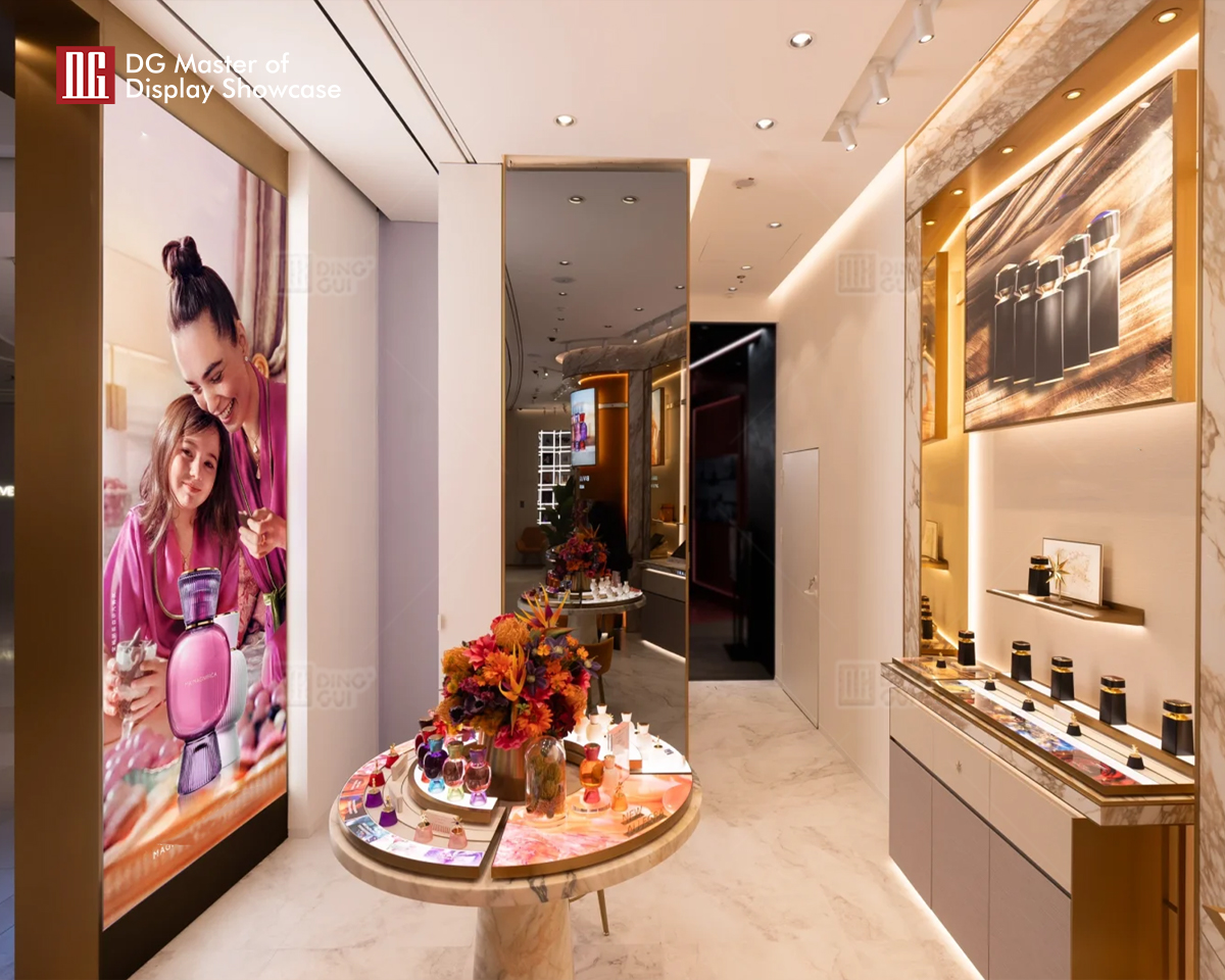 Vitrína na parfumy DG Showcase, módny dizajnový stojan 8