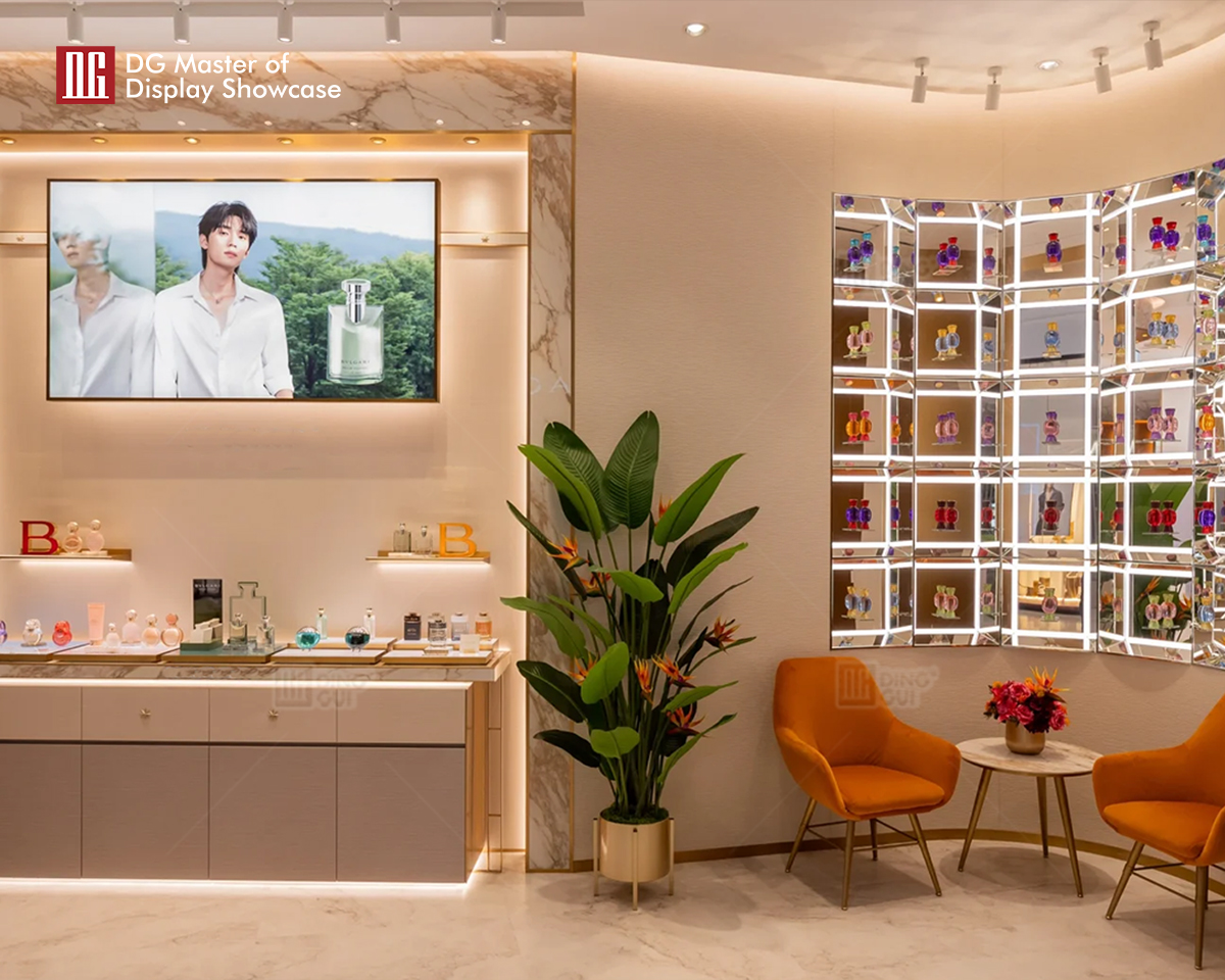 Vitrína na parfumy DG Showcase, módny dizajnový stojan 9