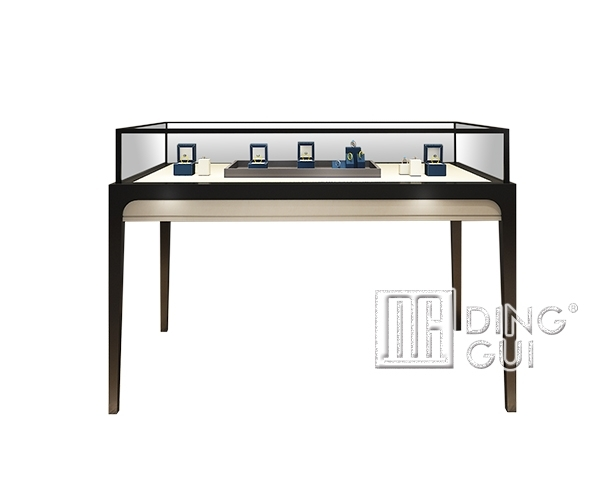 DG Showcase Luksussmykkemontre til high-end-smykker Producent af specialfremstillede smykker 1