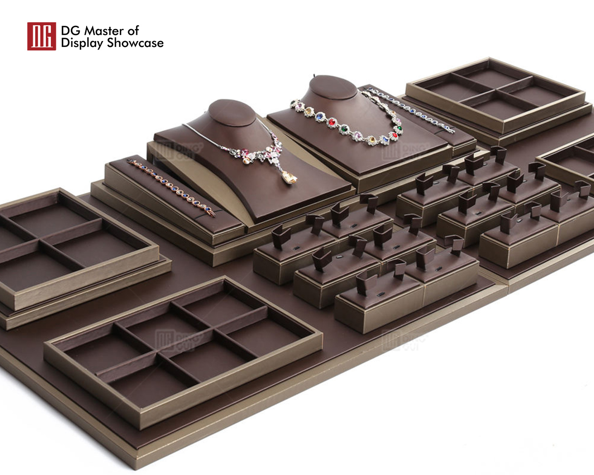 DG Showcase Hot Sale Necklace Display Props Table Bracelet Display Stand High End Set 8