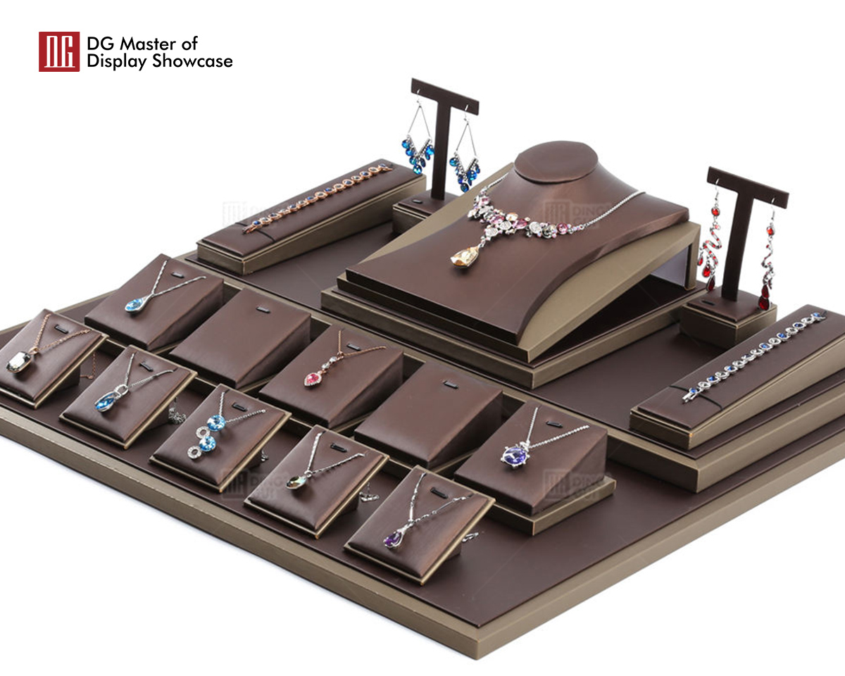 DG Showcase Hot Sale Necklace Display Props Table Bracelet Display Stand High End Set 10