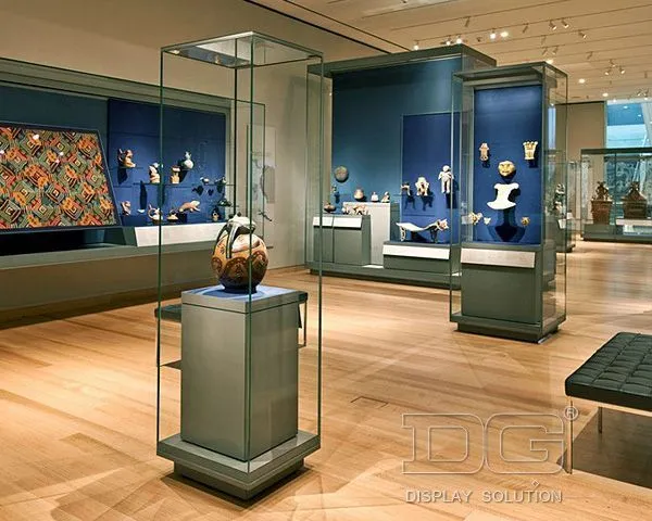 DG Showcase high end quality constant museum display cabinet free standing modern design 1