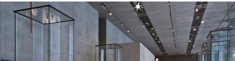 DG Showcase high end quality constant museum display cabinet free standing modern design 2