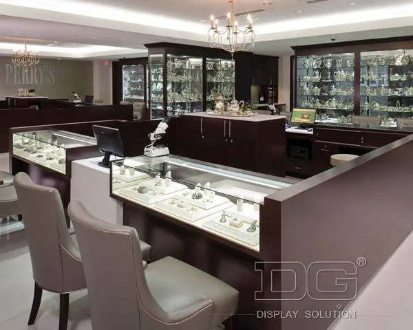 DG Showcase Tabernae Antiquae Sine Vectigalibus Vitrinae Design Modernum 1