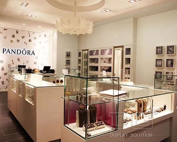 DG Showcase Brand New Appealing Pandora Duty-free Showcase For Mall 1