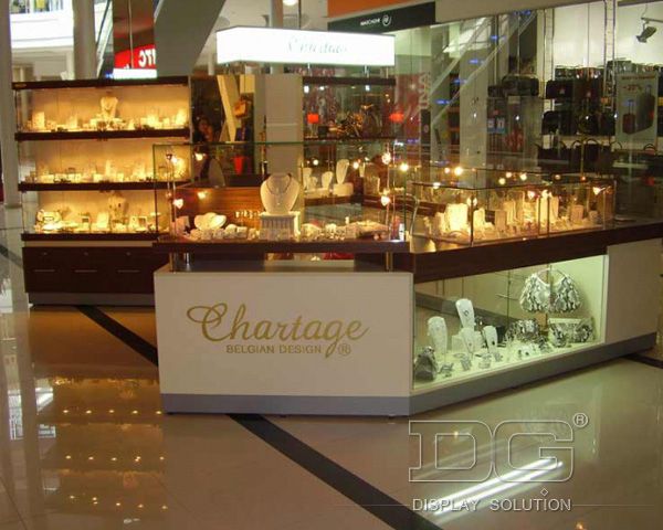 Custom shopping mall kiosk with custom services Manufacturer | DG Display Showcase 3