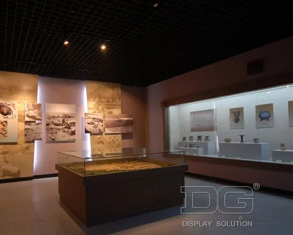 DG Showcase Mataas na Kalidad ng Museum Showcase Cabinet Custom Interior Design 1