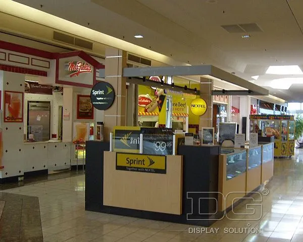 DG Showcase Indkøbscenter Mobiltelefon Display Showcase Indretningsdesign 1