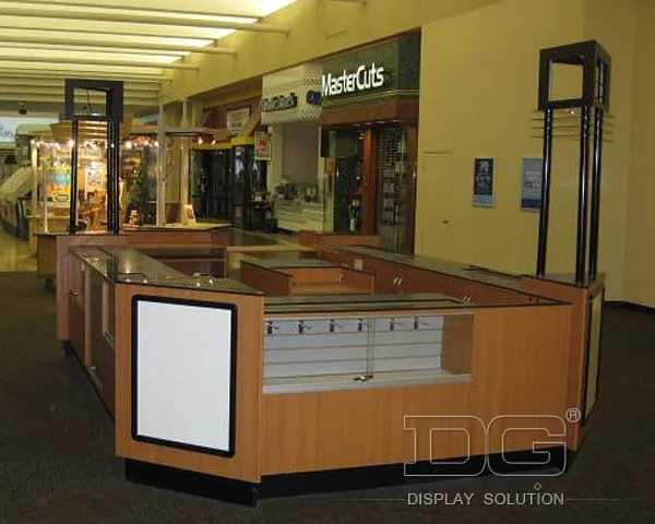 DG Showcase Indkøbscenter Mobiltelefon Salgsmontre 1