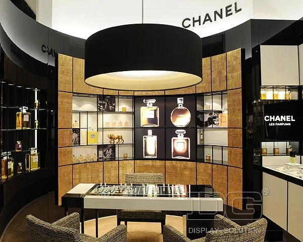 DG Showcase Perfume Display Showcase For Channel Concept Store 1