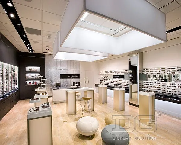 Značka DG Showcase, luxusní brýle, nábytek, optický pultík, design 1