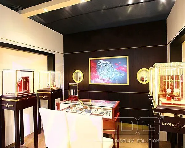 Κατασκευαστής πολυτελών ξύλινων ντουλαπιών ρολογιών DG Showcase 1