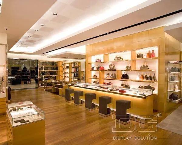 HB07 Zákazkové stojany na módne kabelky 1