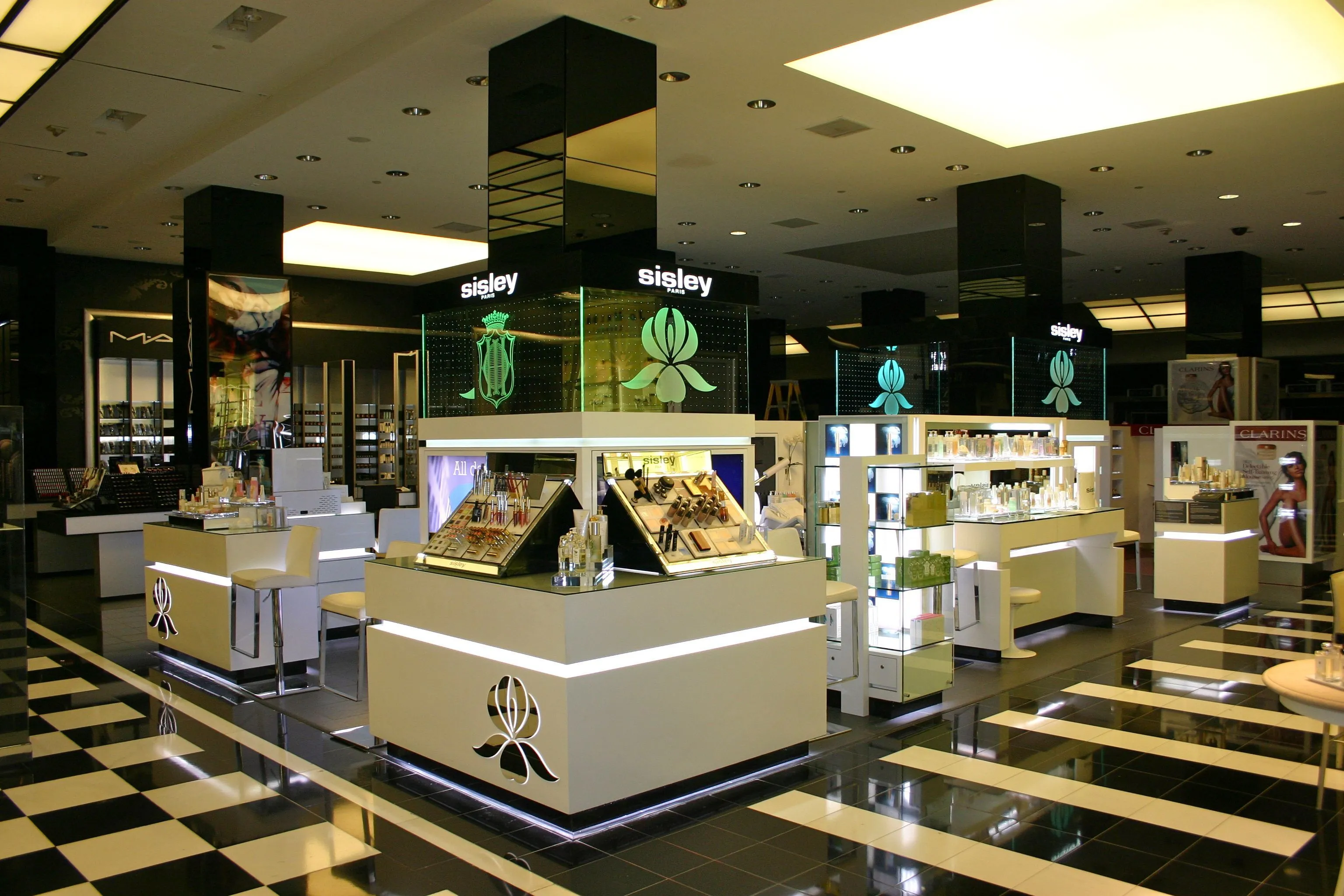 CM75 HIgh End Wooden Makeup Store Display 1