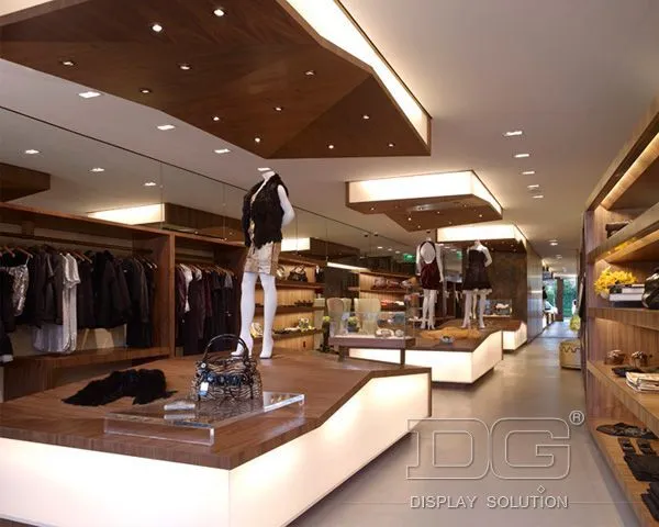 GR02 High End Fashionable Clothes Display Design 1