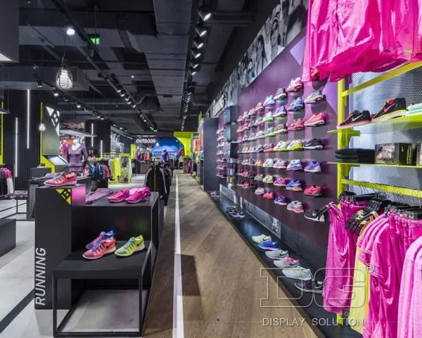 FT66 Μαύρο Φωτιστικό Sprot Shoe Βιτρίνα 1