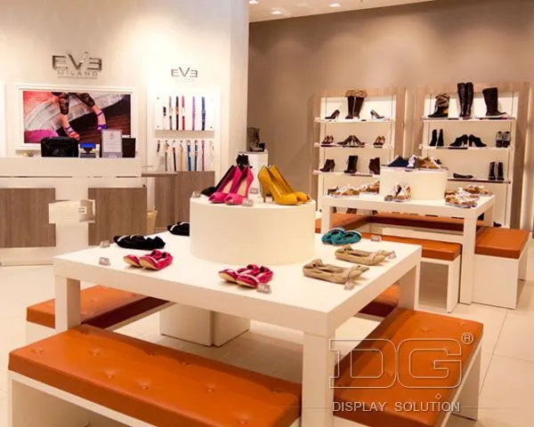 FT67 Luxury Wooden Shoe Showroom Furniture 1