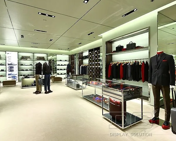 GR67 Ράφι τοίχου για ρούχα για το Boss 1