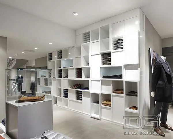 Σχεδιασμός καταστημάτων πολυτελείας GR13 υψηλής ποιότητας για ράφια προβολής ρούχων 1