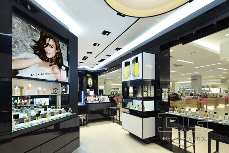 Glas Furnitures For Cosmetic Display