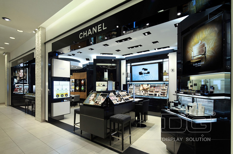 Wooden Furnitures For Cosmetic Display