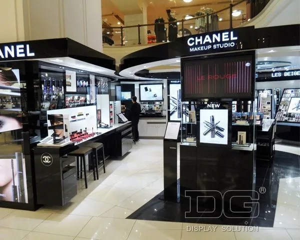 CM76 Shopping Mall Luxury Beauty Kiosk 1
