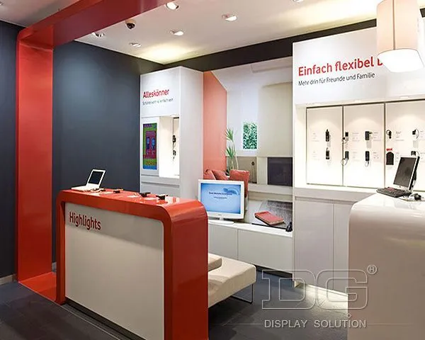 EL26 Modern Electronics & Phone Store Design 1