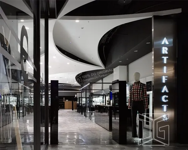 Custom clothing showcase with custom services Manufacturer | DG Display Showcase 3