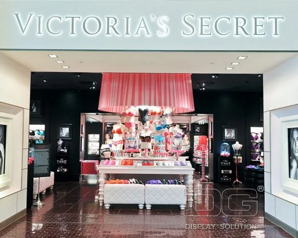 UG16 High End Underwear Shop Decoration 1