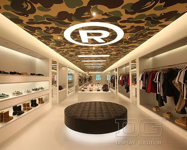 GR70 Mensola espositiva per abiti in legno naturale 1