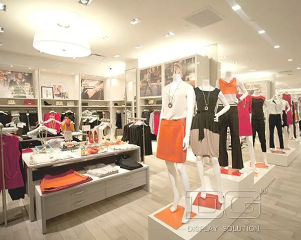 GR75 Λευκό Κομψό Τραπέζι Εμφάνισης Ρούχων 1