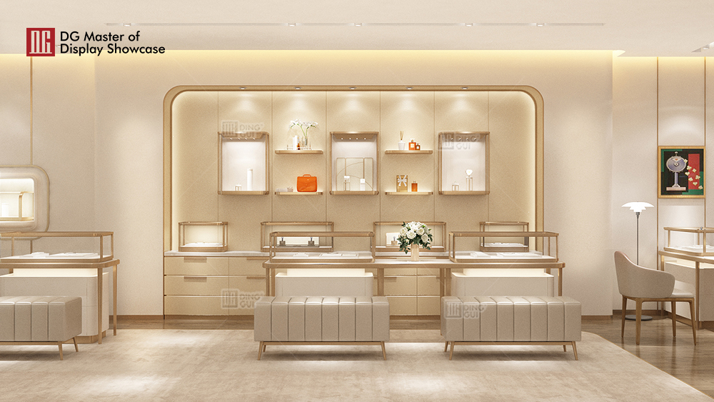 Projekt přizpůsobení vitríny showroomu luxusních šperků v Indii 6