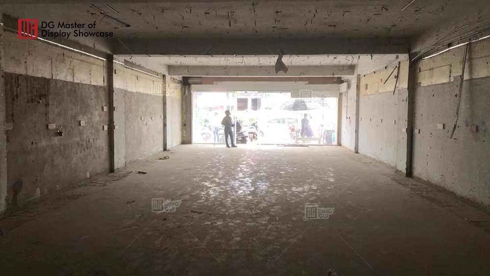 Projekt přizpůsobení vitríny showroomu luxusních šperků v Indii 2