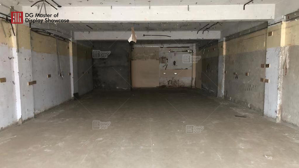 Projekt přizpůsobení vitríny showroomu luxusních šperků v Indii 1