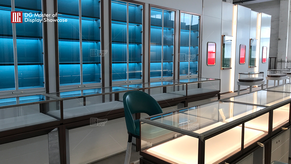 Projekt vitríny pro luxusní klenotnictví v USA 9