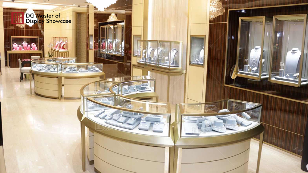 Projekt für eine exklusive Schmuckausstellung einer Luxusmarke in Bahrain 16