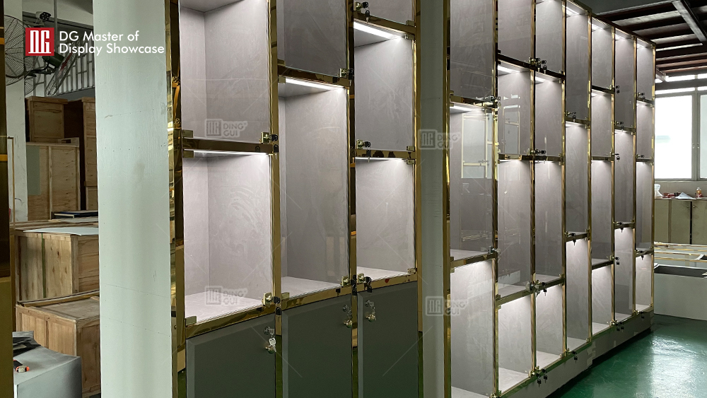 Specialdesignat utställningsprojekt för exklusiva lyxsmycken i Dubai 7