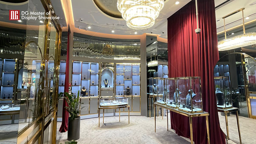 Specialdesignat utställningsprojekt för exklusiva lyxsmycken i Dubai 10